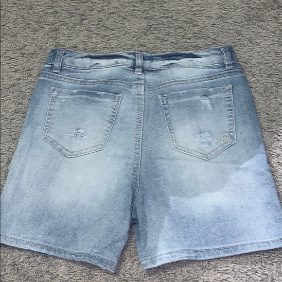 Blue jean shorts. - Picture 2 of 3